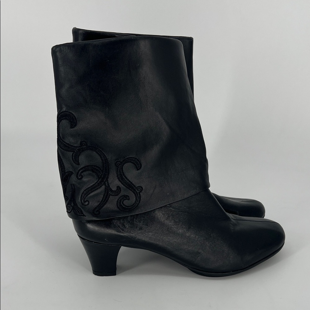Umberto Raffini Black Heeled Embroidered Cuffed Leather Boots Women’s Size 7